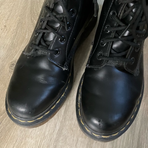 Doc Martens 1460 WOMEN'S SMOOTH LEATHER LACE UP BOOTS Size 9 - Picture 7 of 10